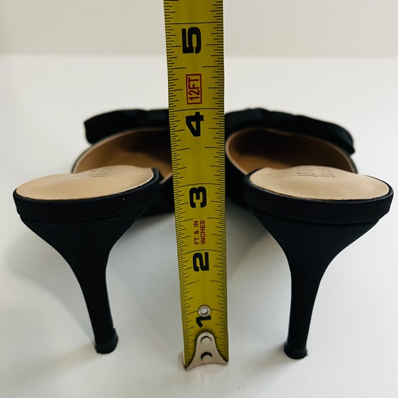 Journey Collection Black Mule Pumps With Bow Size 8 1/2